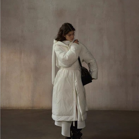 White long down jacket - Picture 4 of 8